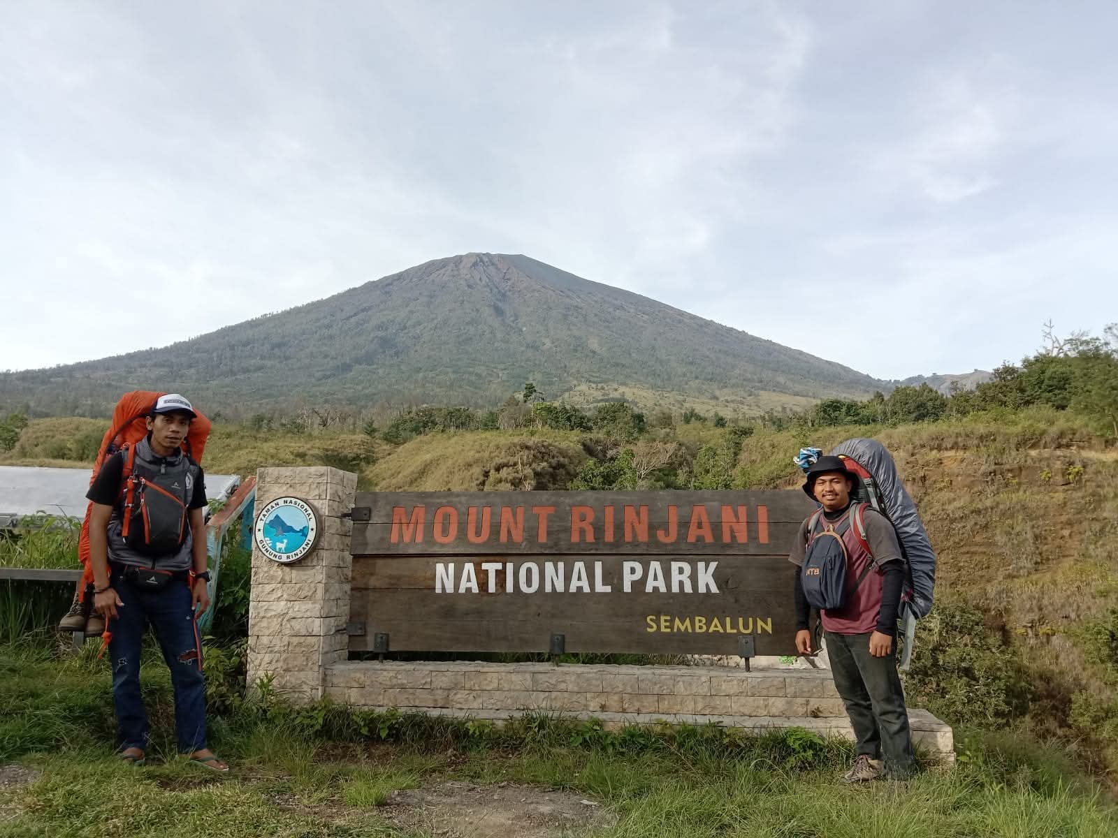Bukan Sekadar Capek — Ini Alasan Ilmiah Naik Gunung Bisa Mengubah Hidupmu, Plus 8 Pilihan Terbaik di Indonesia