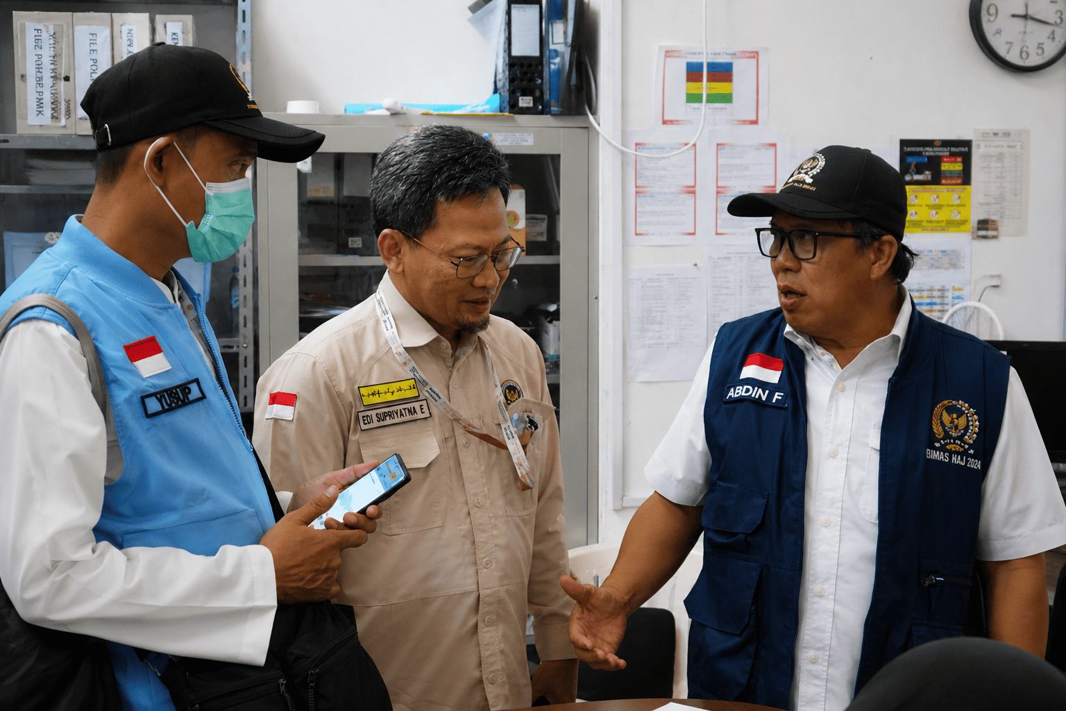 Tenda Dikapling, Pungli Merajalela — DPR Desak Cabut Izin KBIH Nakal Jelang Puncak Haji 2026