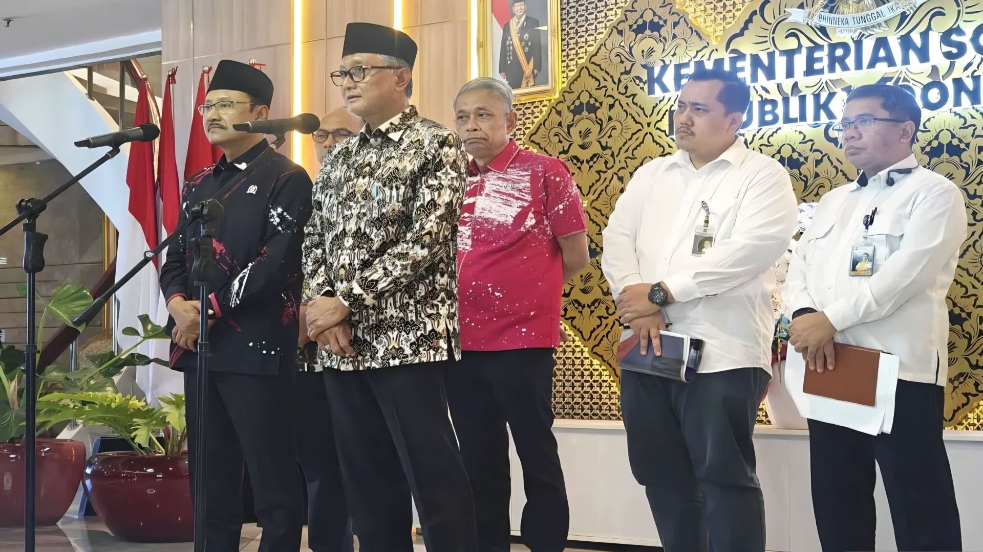 Kemensos Pastikan Rekrut 3.000 Guru dan 5.000 Tendik untuk Sekolah Rakyat