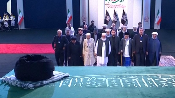 Pilihan Ayat Saat Delegasi Saudi Hadiri Pemakaman Khamenei Jadi Sorotan Warganet